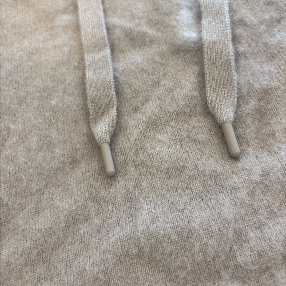 Naadam Signature Cashmere Hoodie - Picture 6 of 7